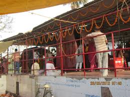 images 6, माई तरकुलहा देवी मंदिर : इहां अग्रेजन के मूड़ी काटके माई के चढ़ावत रहने बाबू बंधू सिंह, ,