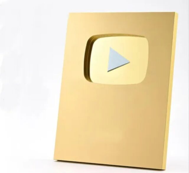 Golden play button 