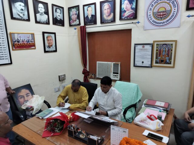 Pro. Kamlesh took charge as hindi hod