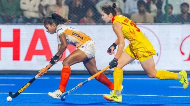 भारतीय महिला हॉकी टीम चीन के 3-0 से हरवलस। फोटो- HIF