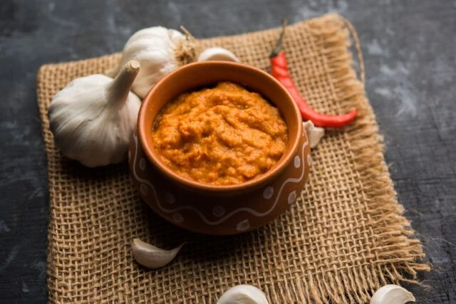 राजस्थानी लहसुन के चटपटा चटनी