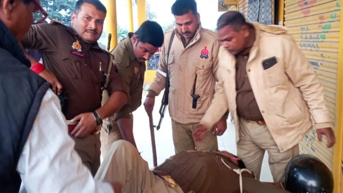दारोगा पs भीड़ हमला कs देलस।