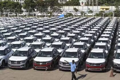 Automobile Industry - फोटो : PTI