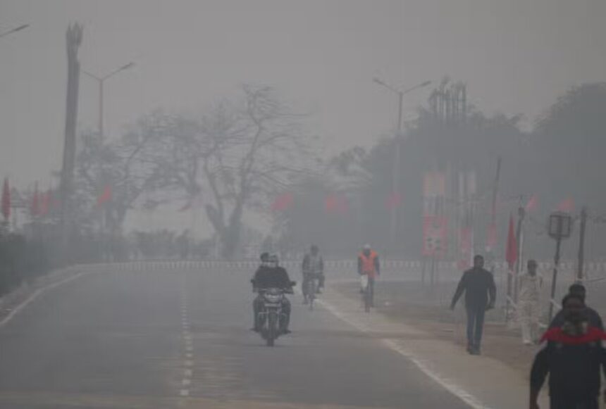 गोरखपुर में ठंड के सितम जारी बा।