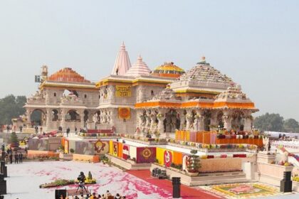 अयोध्या के राम मंदिर में आवे वाला विदेशी श्रद्धालु के वीआईपी एंट्री