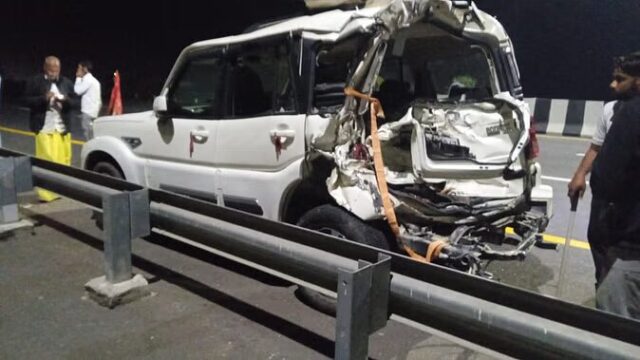 Sultanpur Accident News: पूर्वांचल एक्सप्रेसवे पs ट्रक से टकराइल कार; तीन के मौत, महाकुंभ से अयोध्या जात रहे लोग