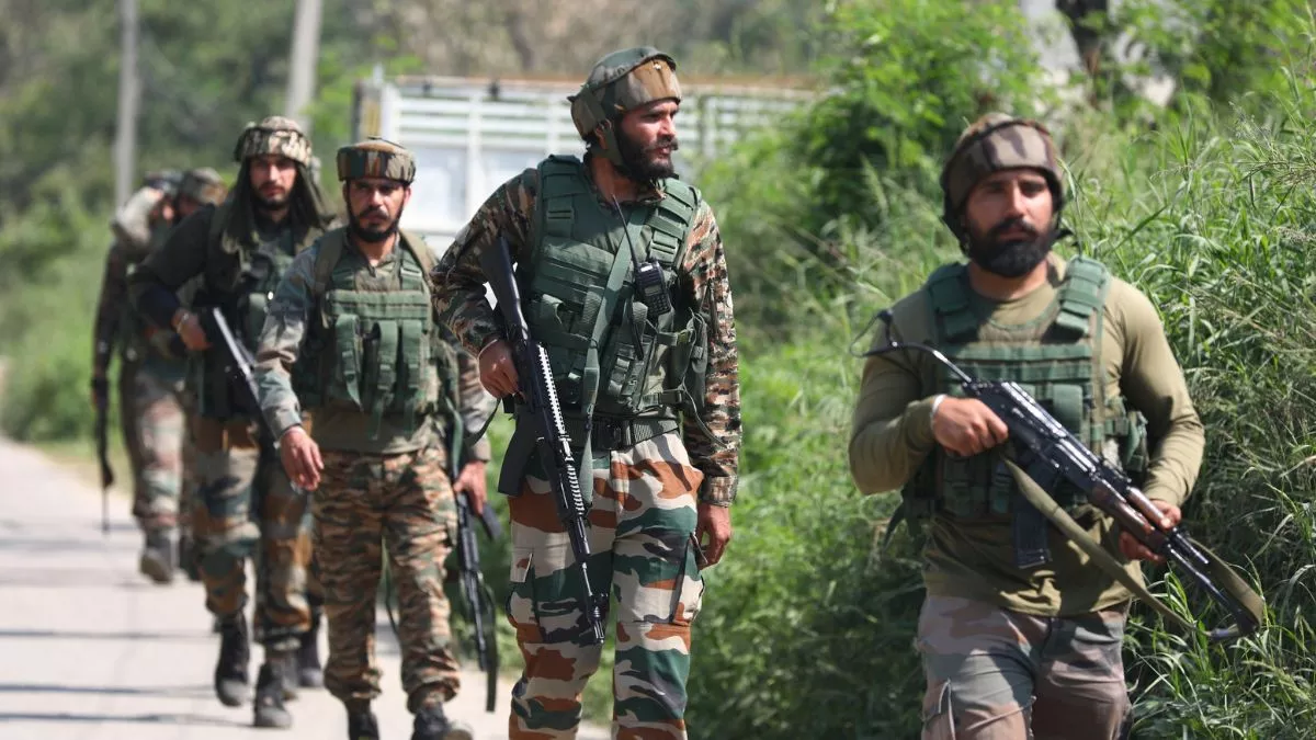 Jammu Kashmir: कठुआ में सुरक्षाबलन आ आतंकवादियन के बीच मुठभेड़ जारी, एगो जवान घायल