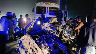 Accident In Rajasthan: कार-ट्रॉला के टक्कर में पति-पत्नी आ बेटा सहित छव के मौत, एक घायल, गेट तुड़के निकालल गइल शव