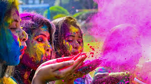 Holi 2025: दिनभर के मस्ती के बाद अइसे छोड़ाईं होली के जिद्दी रंग, त्वचा आ बालन के ना होई नुकसान