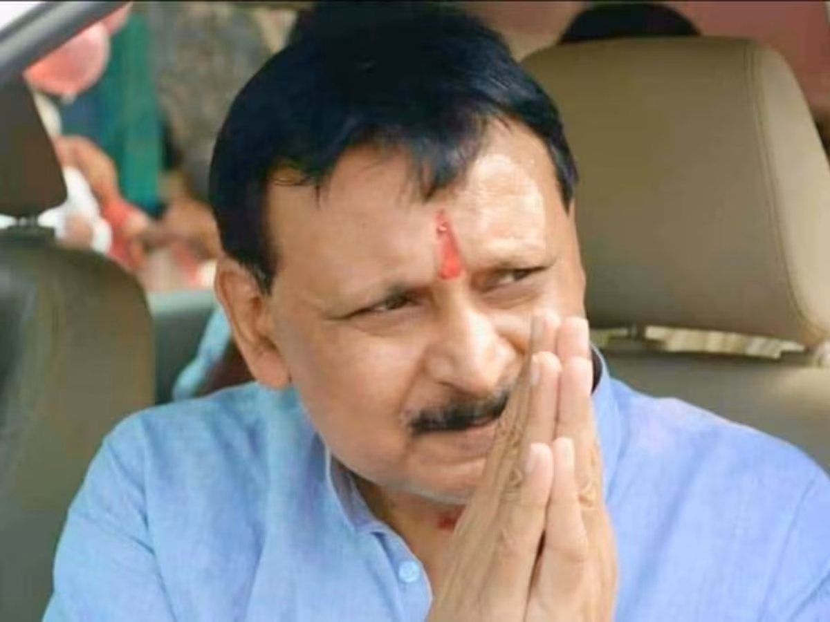 UP: पूर्व विधायक विनय शंकर तिवारी आ गंगोत्री इंटरप्राइजेज के निदेशक अजीत पांडेय गिरफ्तार