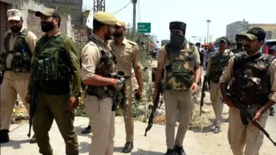 जम्मू-कश्मीर में पुलिस आतंकियन के खिलाफ के बड़ कार्रवाई