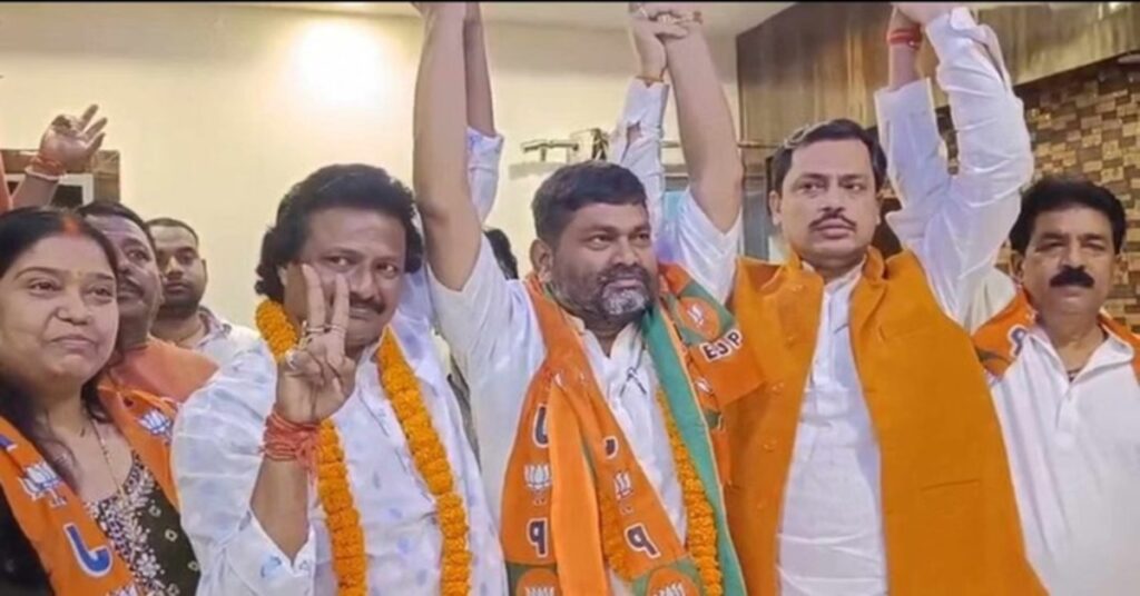 Prashant Kishor Bihar Election 2025 setback as Jan Suraj candidate Sanjay Kumar Singh joins BJP in Munger before first phase voting