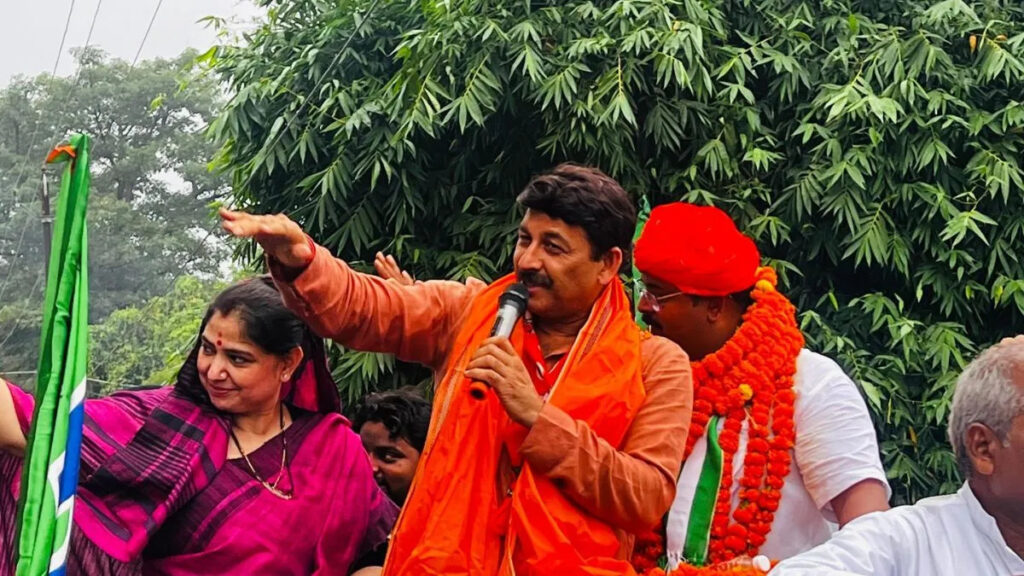 BJP MP Manoj Tiwari alleges RJD supporters tried to attack his convoy during a roadshow in Dumraon, Bihar.