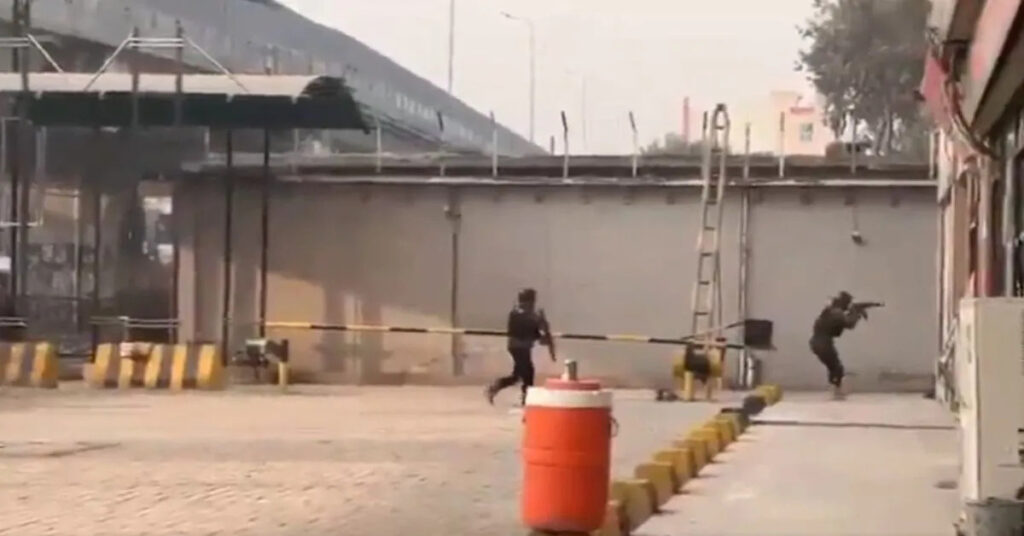 Security forces surround Frontier Constabulary headquarters after double attack in Peshawar, Pakistan