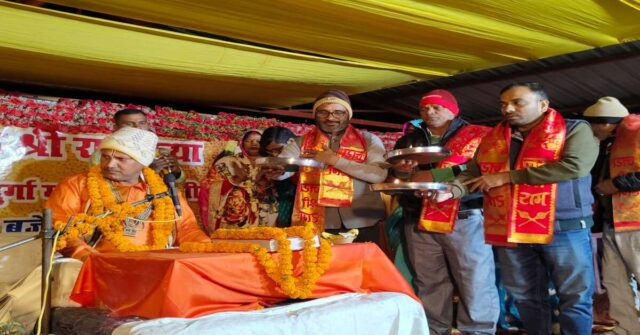 Devotees emotional while listening to Ram Bharat Milap katha in Deoria