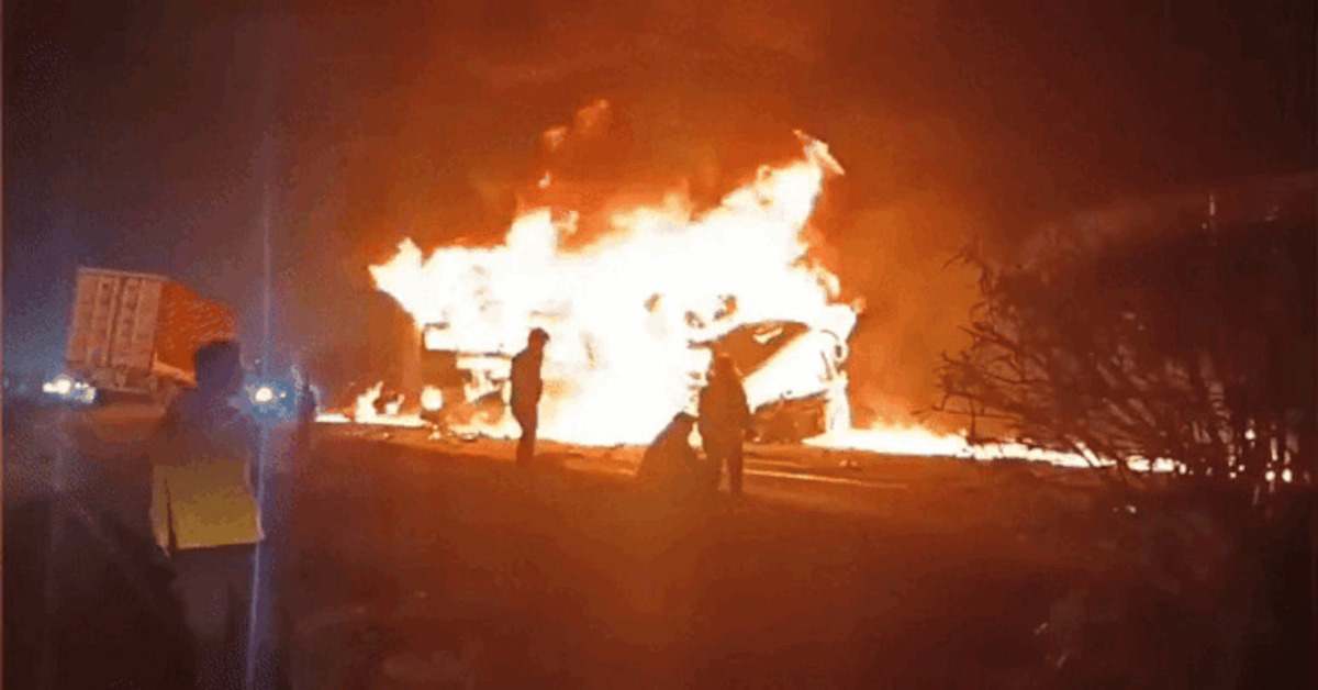 Chitradurga bus accident in Karnataka where sleeper bus caught fire after collision with truck on NH 48