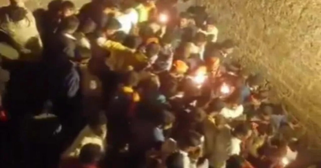 stampede-like situation leaves devotees injured