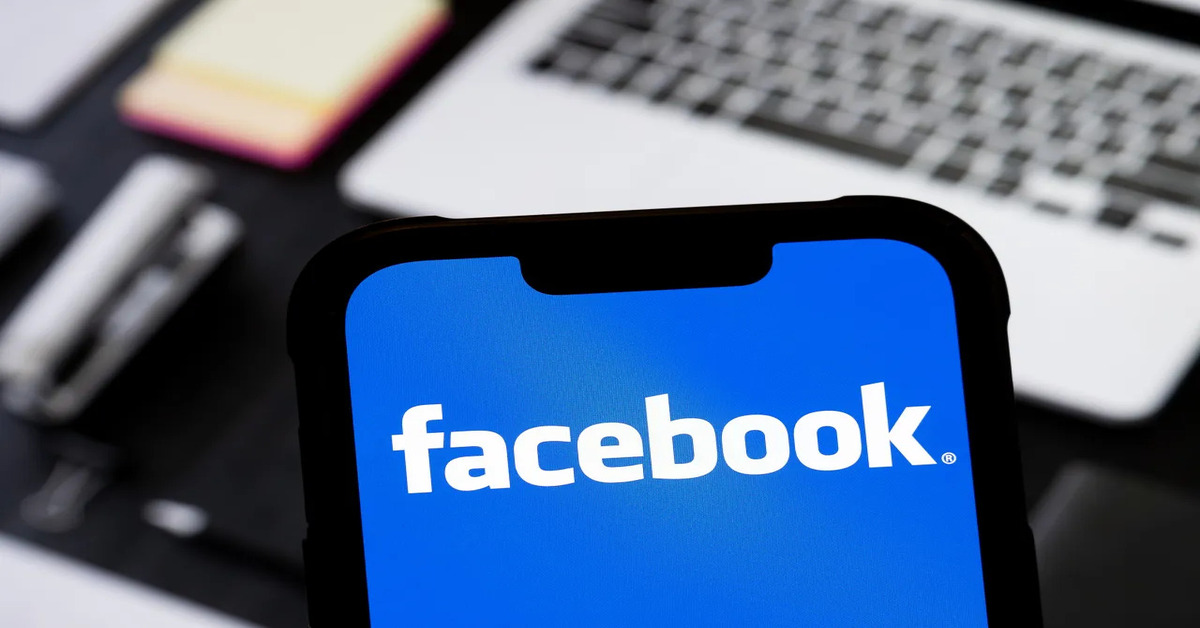 Users experiencing Facebook outage with feed not loading on mobile and desktop