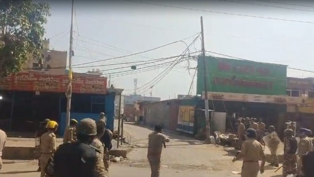 Noida Labour Protest Violence: Police Uses Tear Gas in Sector 121