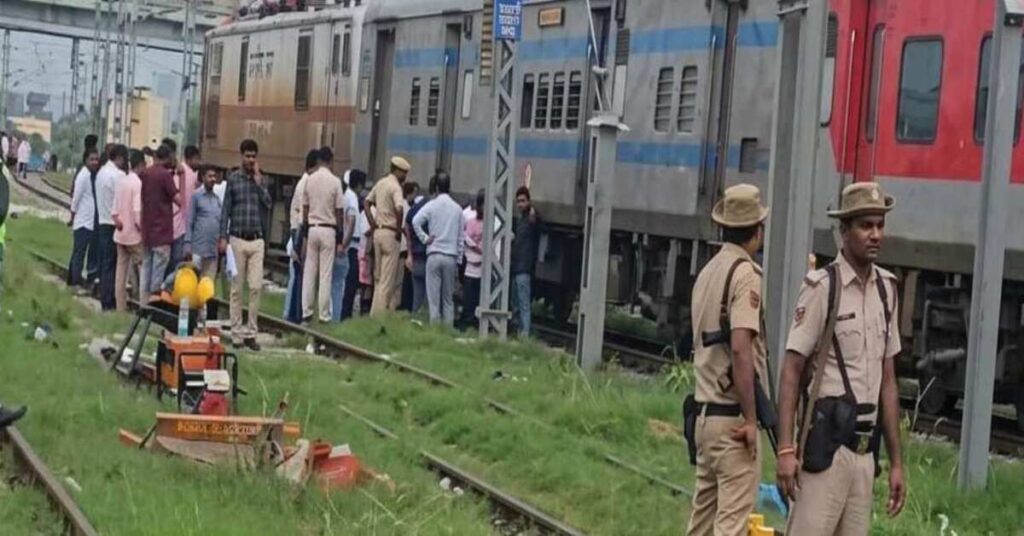 Mahananda Express derails near Ara railway station in Bihar